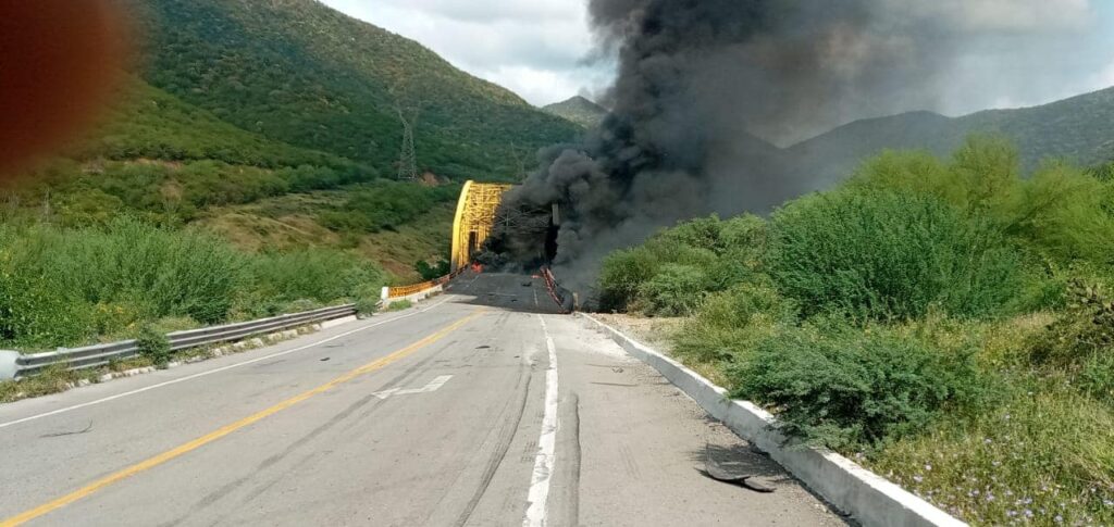 Por Posibles Da Os Estructurales Cerrar N Indefinidamente Puente De