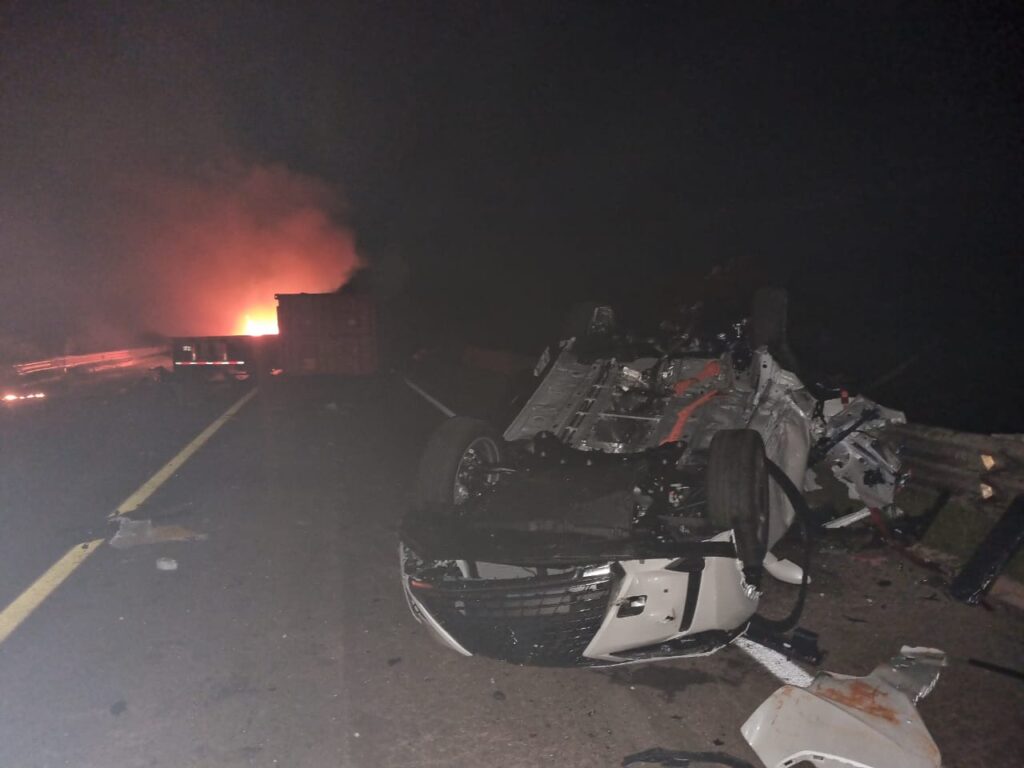 Choque En La Autopista Siglo Xxi Deja Un Muerto Y Un Herido