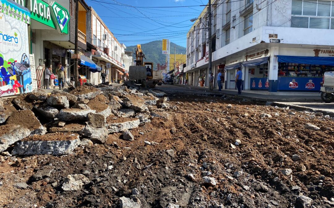 Se realiza rehabilitación total de la calle Francisco Villa
