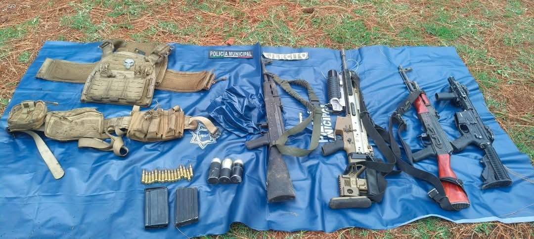 Aseguran armas y vehículos en Uruapan