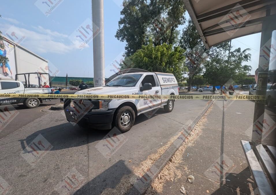 Hombre muere por causas naturales en el estacionamiento de Bodega Aurrerá