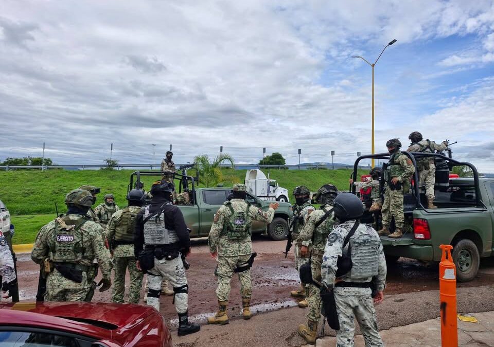 Detienen a cinco policías municipales en Mataravatio, los acusan de desaparición forzada