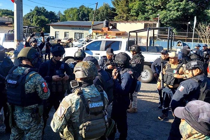 Matan a dos frente a la presidencia de Tingüindin