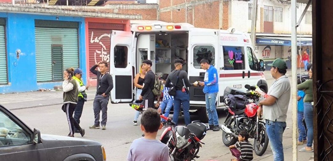 Motociclista herido al ser arrollado por un auto