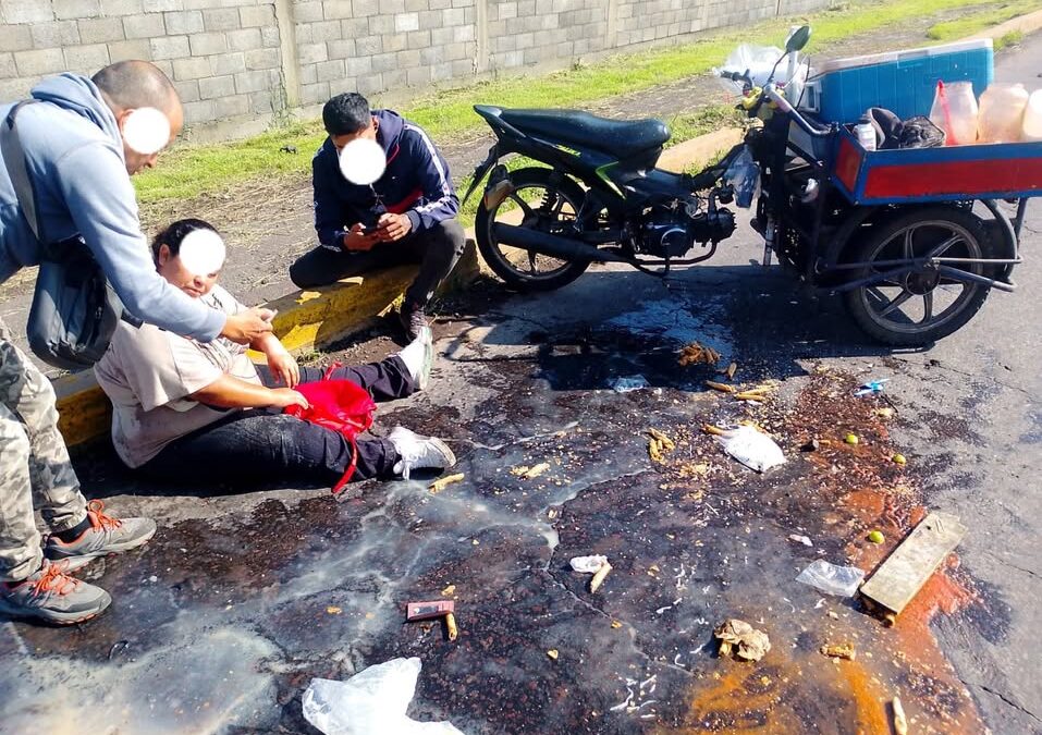 Mujer comerciante herida al ser arrollada por una camioneta