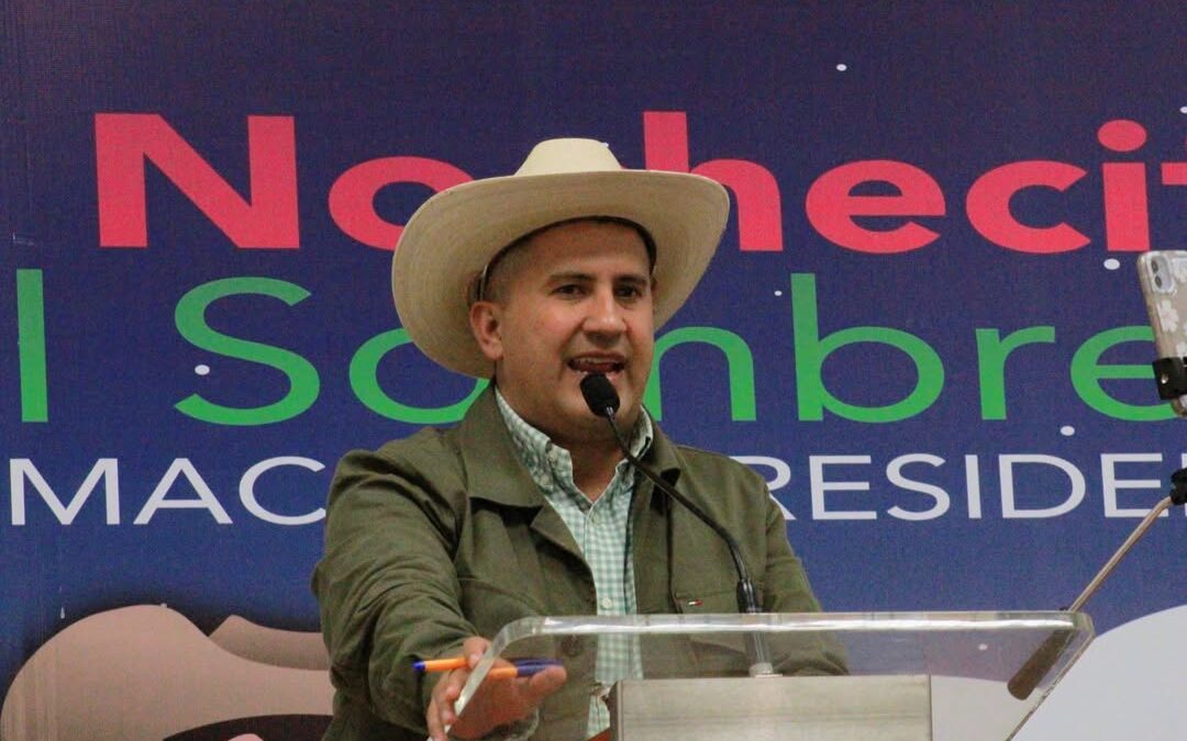 Presume Carlos Manzo obras en Uruapan