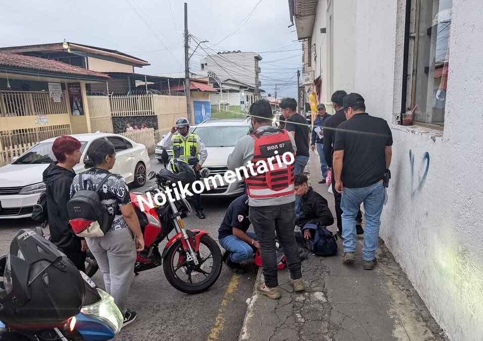 Motociclista herido al chocar en el centro