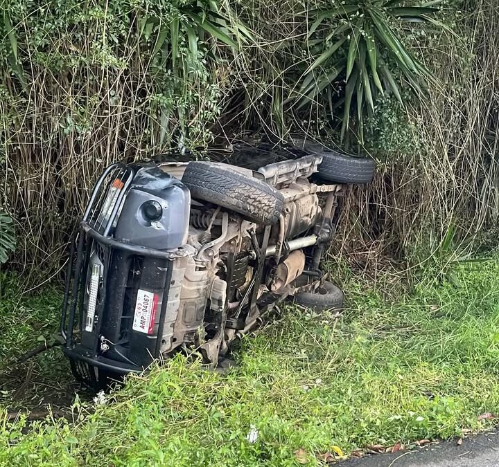 Volcadura de camioneta deja un herido, cerca de El Mirador