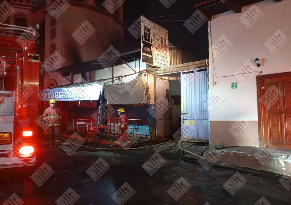 Se incendia florería cerca del panteón