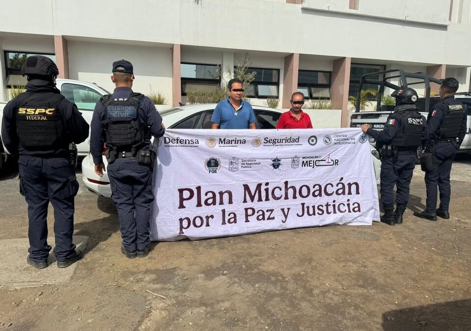 Policía Municipal y BOI aseguran a dos personas y un vehículo con reporte de robo