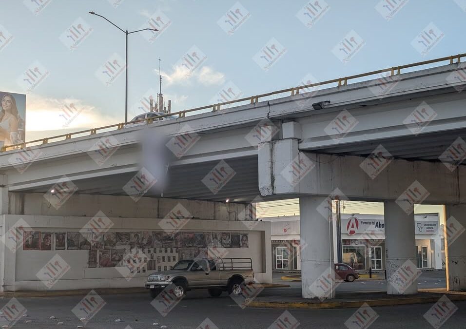 Colocan mantas en distintos puntos de Uruapan