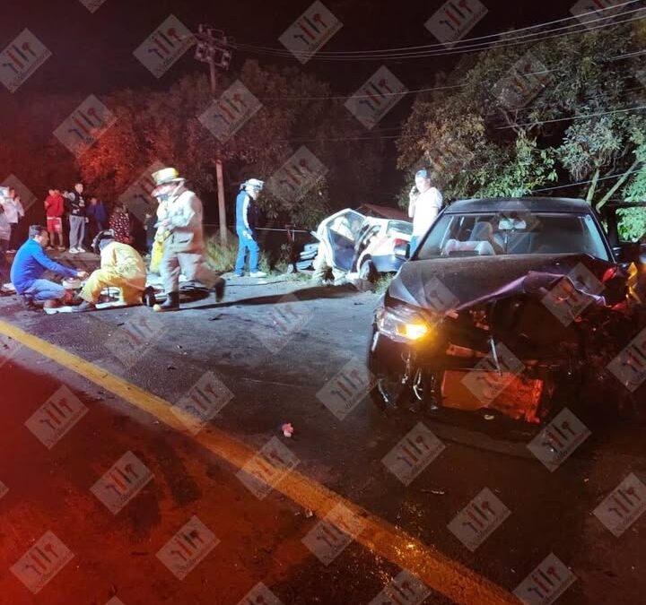 Choque deja tres heridos en la libre a Lombardía