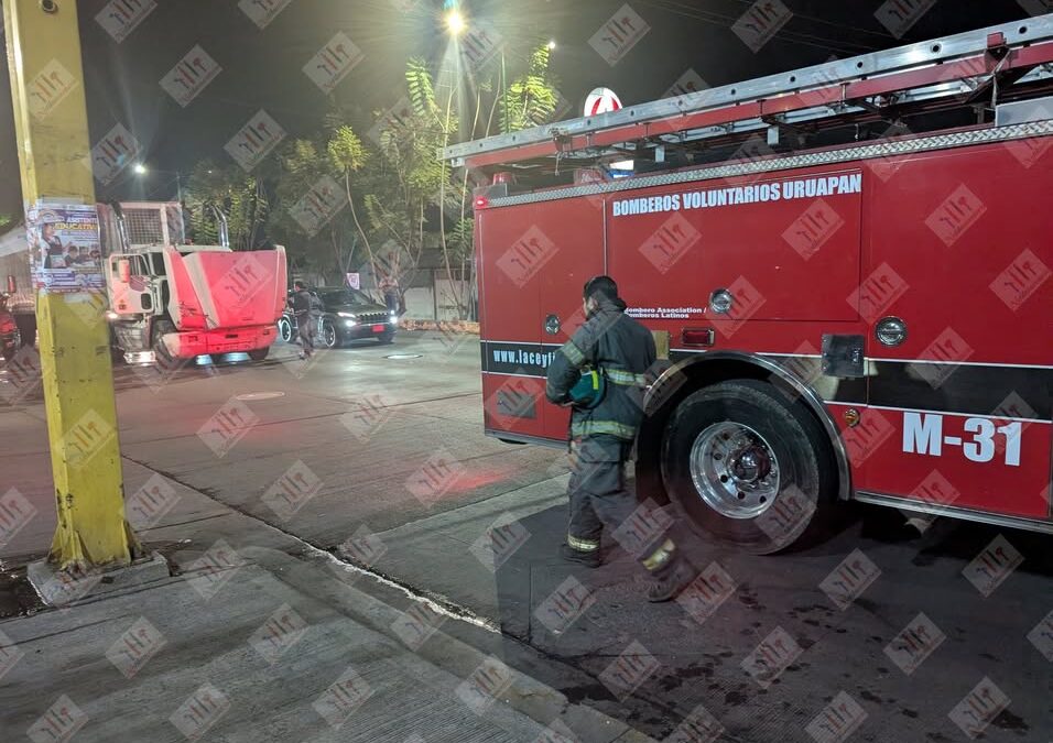 Conato de incendio de tráiler moviliza a bomberos
