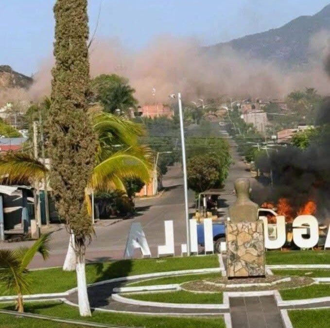 Aguililla sin presencia de autoridades desde el día de ayer