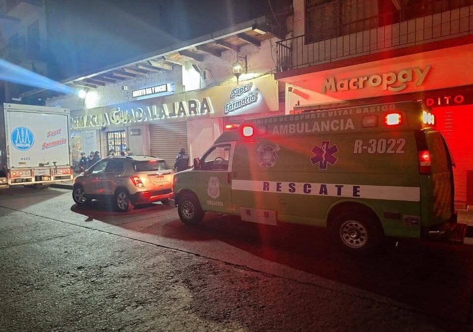 Asaltan Farmacia Guadalajara en el centro