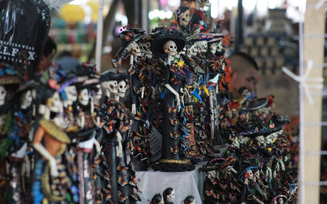 Centro de Uruapan, entre artesanos y elementos de seguridad