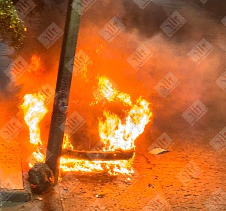 Incendian camioneta en la San Juan Evangelista