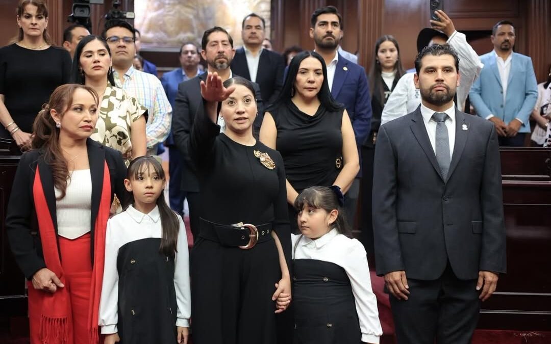 Rinde protesta Maria Isabel Hernández como alcaldesa sustituta de San Juan Nuevo