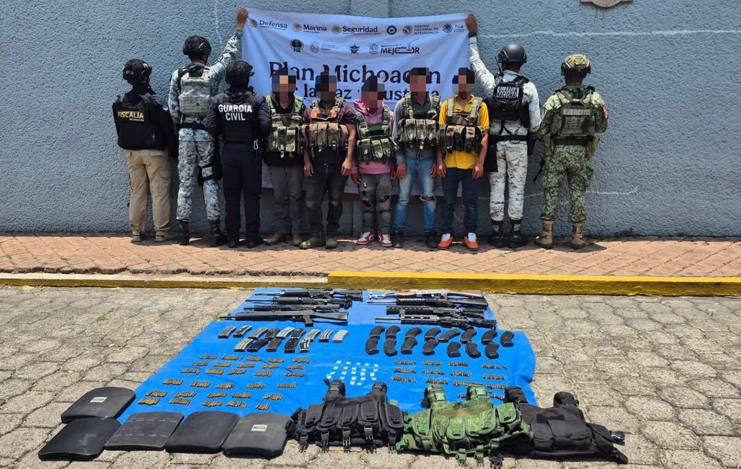 Detienen a 5 hombres armados en Nuevo Zirosto