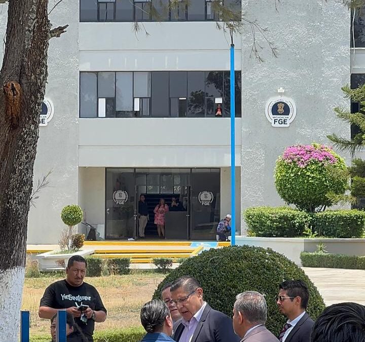 Acude Nacho Campos a declarar por caso Carlos Manzo