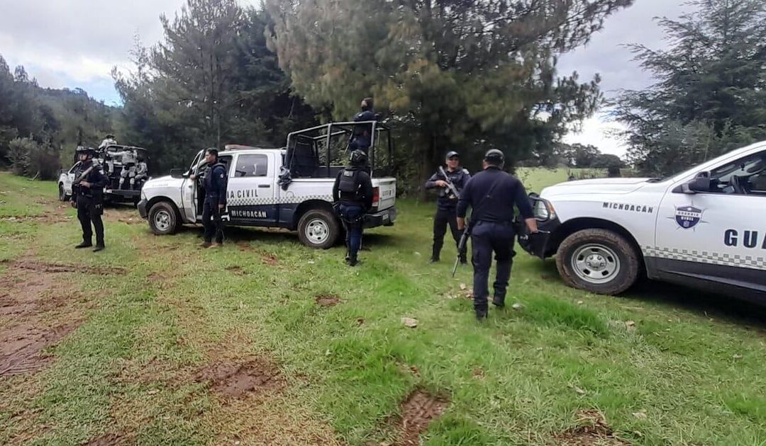 Se enfrentan policías y civiles armados en los límites de Ziracuaretiro y Tingambato
