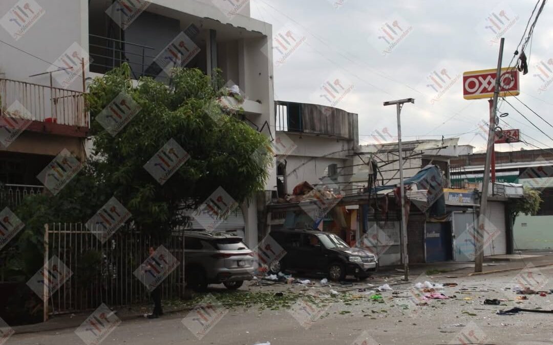 Explosión por acumulación de gas deja dos personas heridas y cuantiosos daños materiales