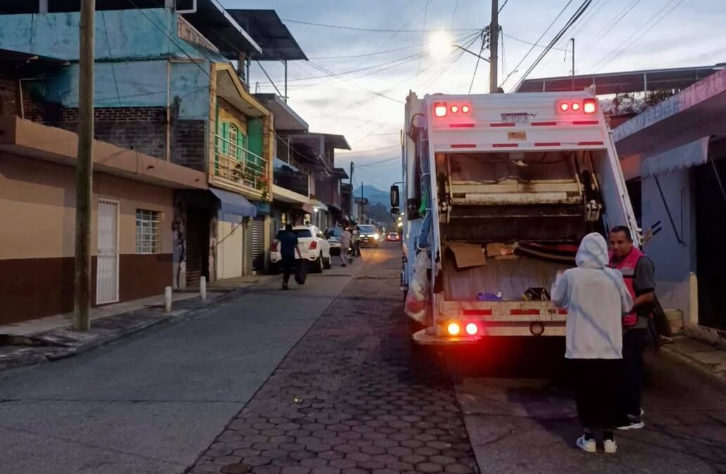 Gobierno de Uruapan fortalece la recolección nocturna de residuos; Grecia Quiroz mantiene firme su compromiso con una ciudad más limpia