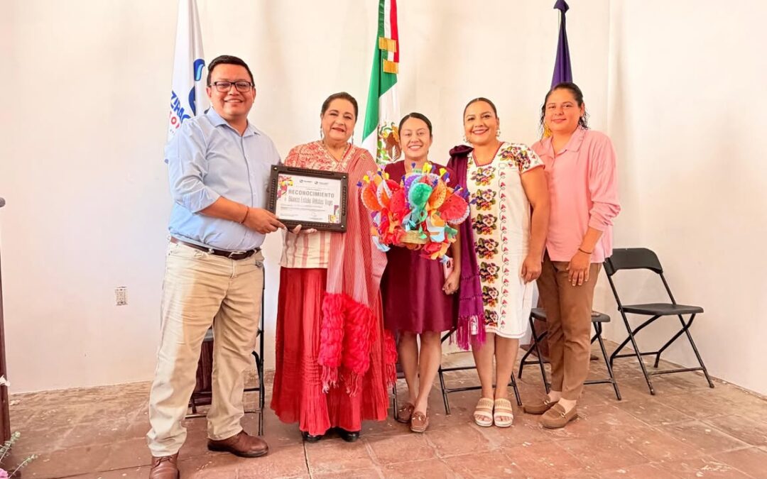 Ayuntamiento de Ziracuaretiro reconoce a Blanca Estela Vidales