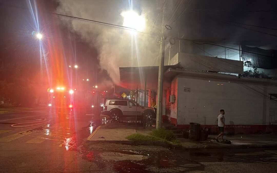 Se incendia taller mecánico en Zumpimito